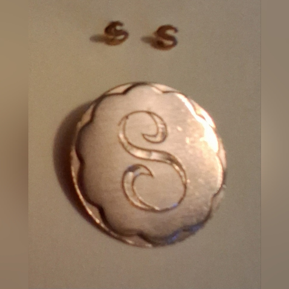 Vintage Goldtone Engraved Cursive "S" Pin and Small Goldtone "S" Earrings